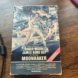 Moonraker vhs CBS Fox Roger Moore James Bond 007